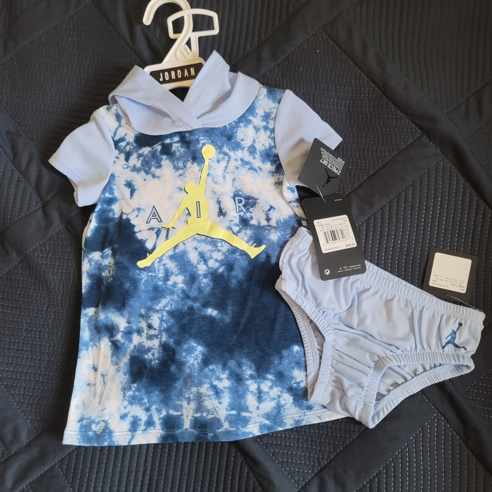 Jordan Blue and White Tie-Dye Baby Set - Picture 1 of 4